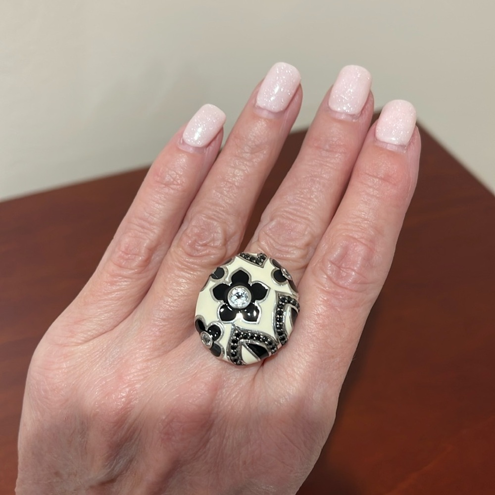 Sterling Silver Black and White Enamel Floral Motif Ring- Size 7